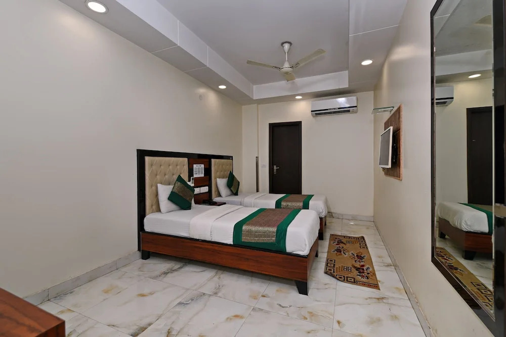 Hotel Blue Pearl Noida