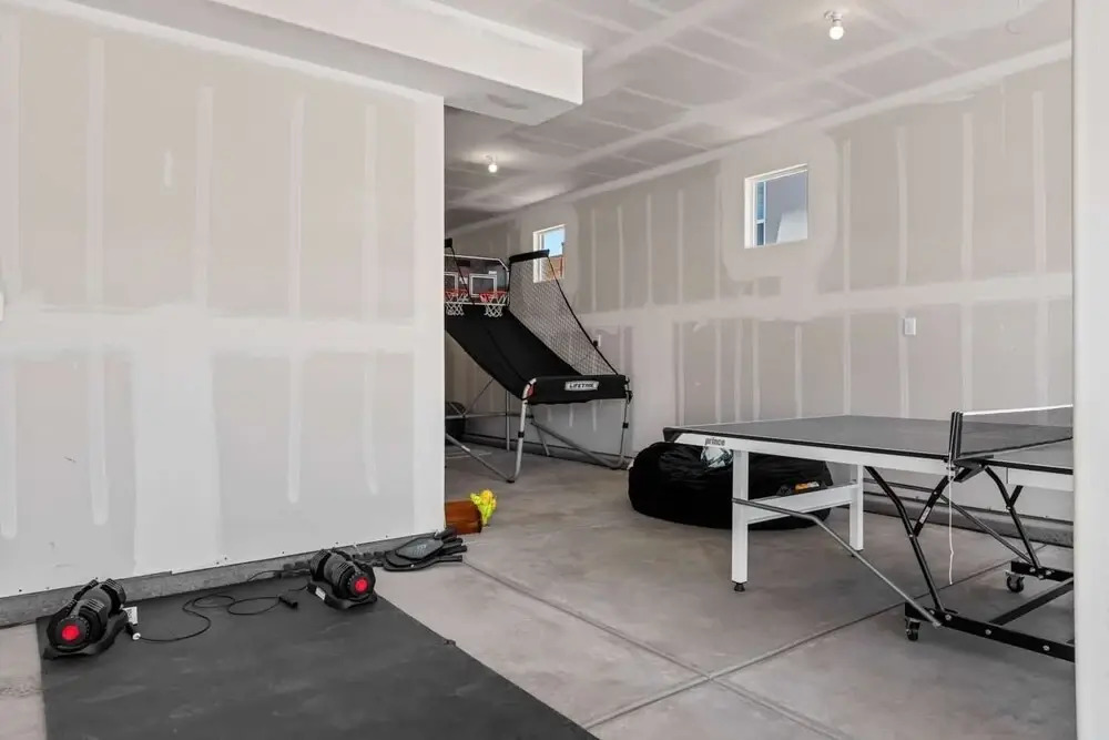 Family Desert Oasis 5 Bedroom Home