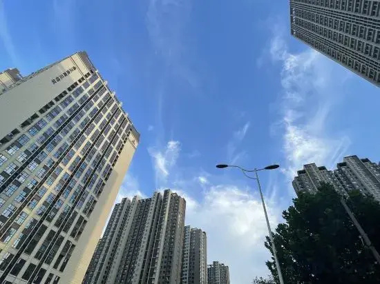 Yixue Boutique Homestay (Zhengzhou Zhengshang Yujian Mingzhu Fengzhuang Subway Station)