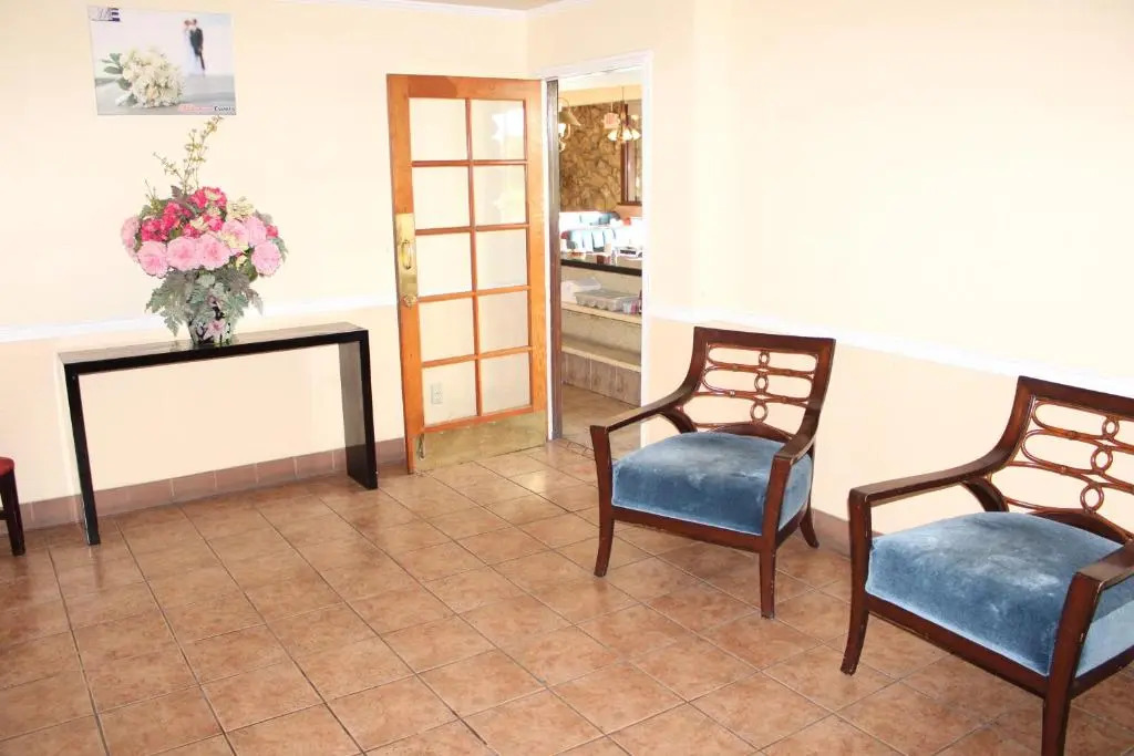 SureStay Plus Hotel by Best Western Bakersfield North