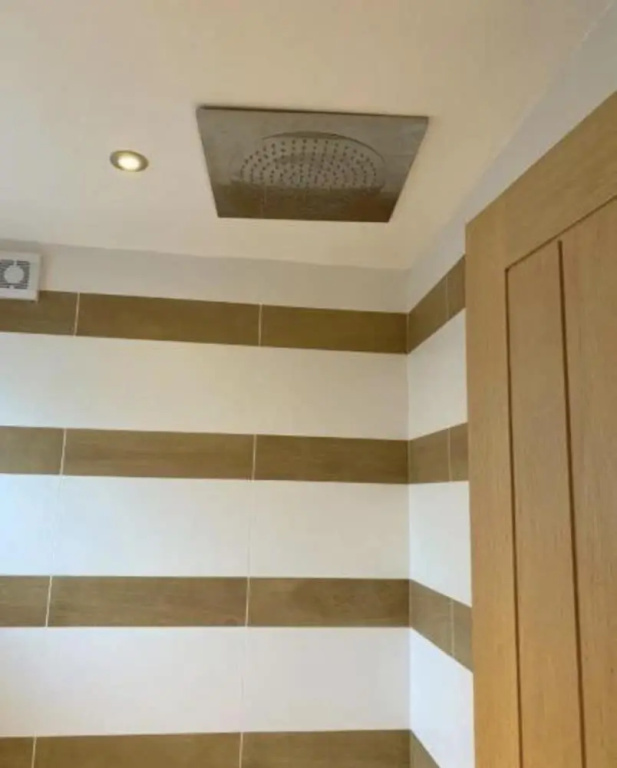 Lovely 5-bed House in Brighton