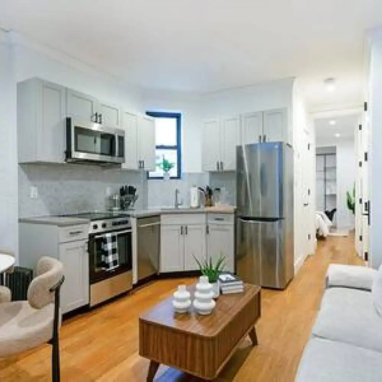 1290-6 Newly Renovated 2 Bedrooms in UES