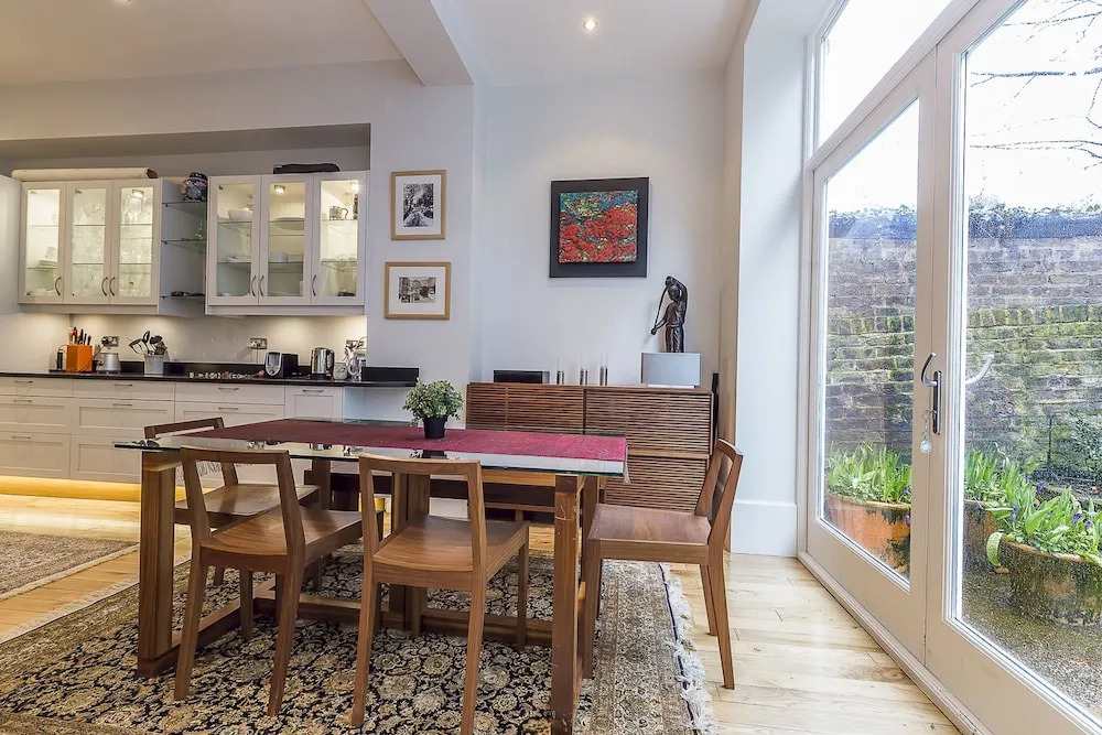 Cheverton Road Townhouse