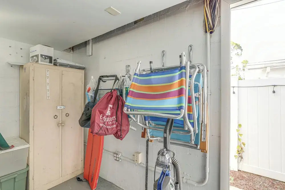 Lovely St Pete Beach Cottage, Walk to Beach & Town