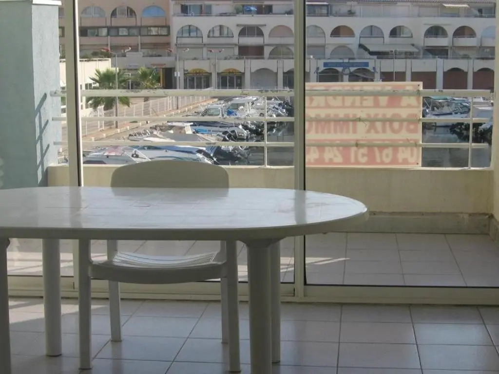 Appartement Sète, 2 pièces, 4 personnes - FR-1-472-107