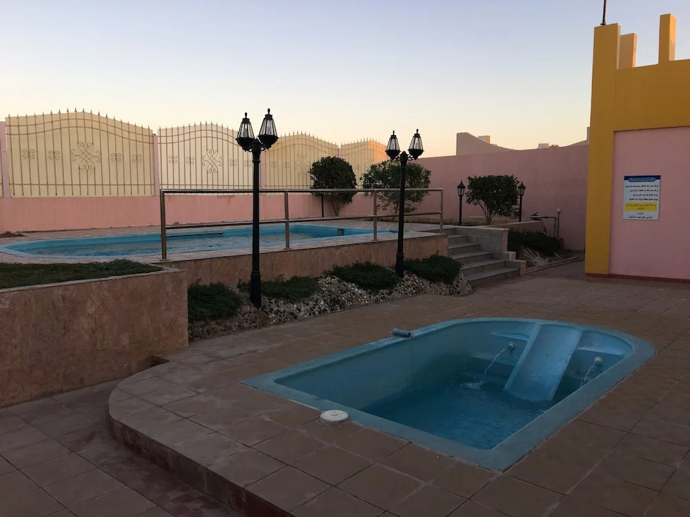 Dolphin Resort - Families only