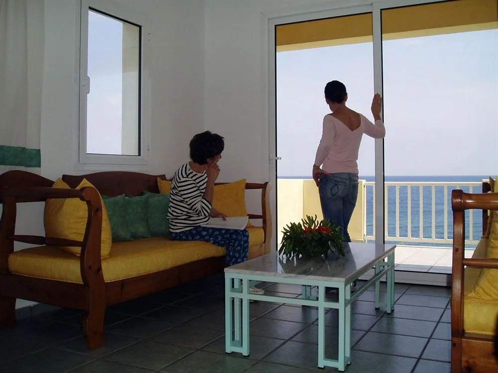 Iason Apartments & Studios