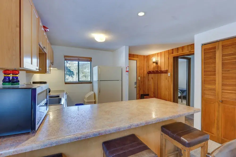 Winter Park Condo w/ Pool ~ 3 Mi to Ski Resort