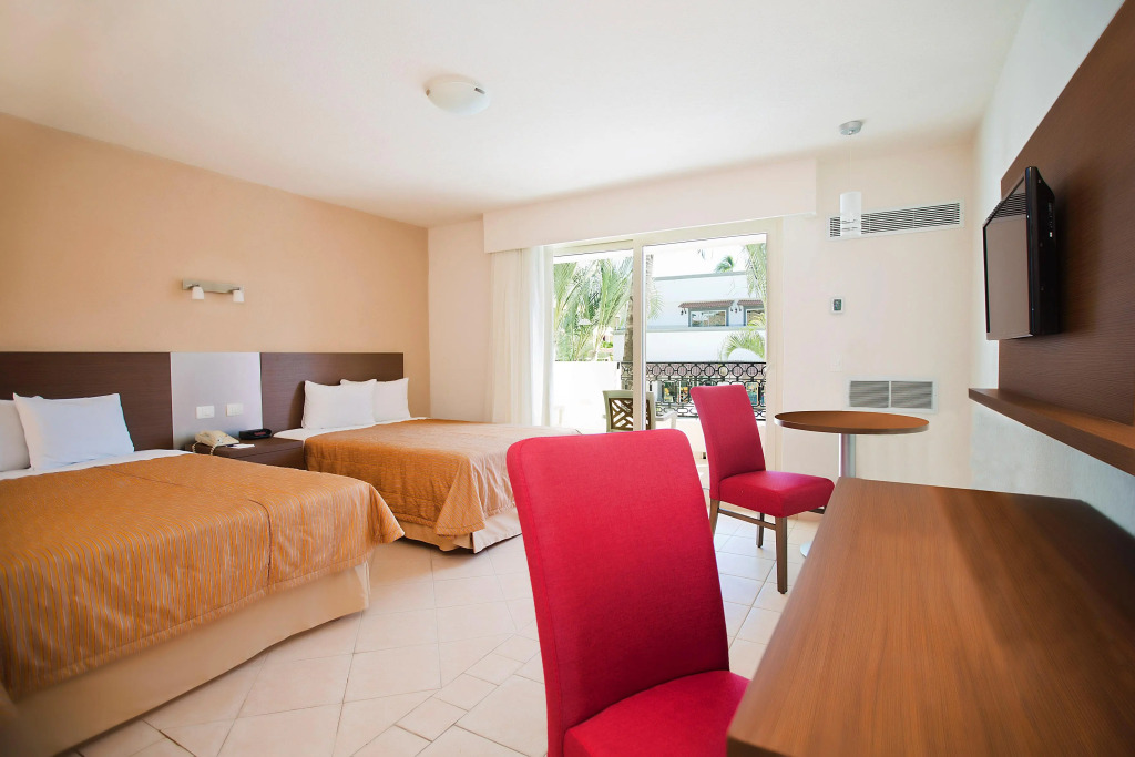 Crown Paradise Club Puerto Vallarta All Inclusive