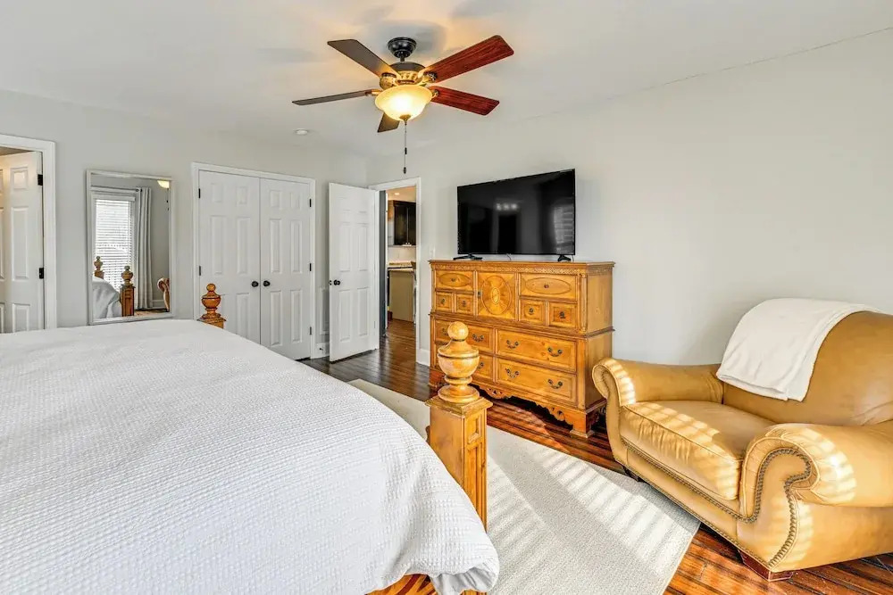 Boat Dock & Game Room: Waterfront Lake Norman Gem