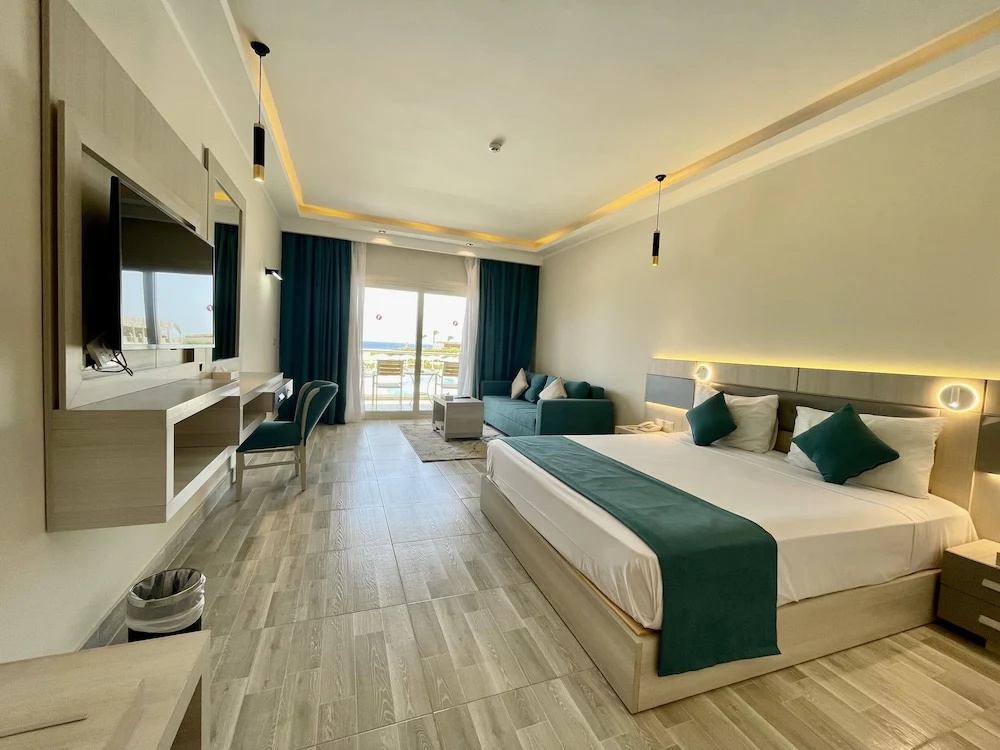 SIRENA BEACH RESORT & SPA