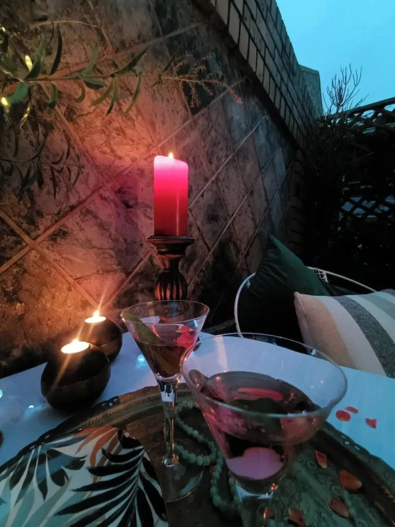 Private Cottage, Sleeps 2, Perfect for Work & Play