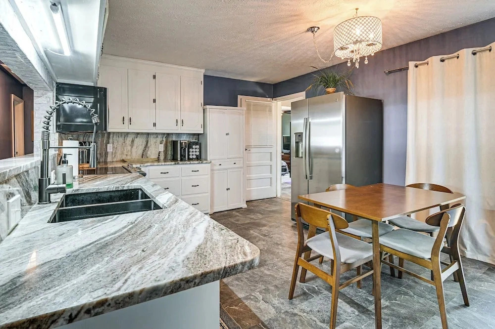 2 Mi to Myrtle Beach Boardwalk: Home w/ Yard