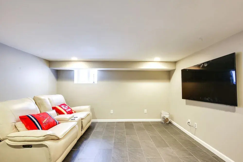 Saint Louis Home w/ Deck: 4 Mi to Downtown!