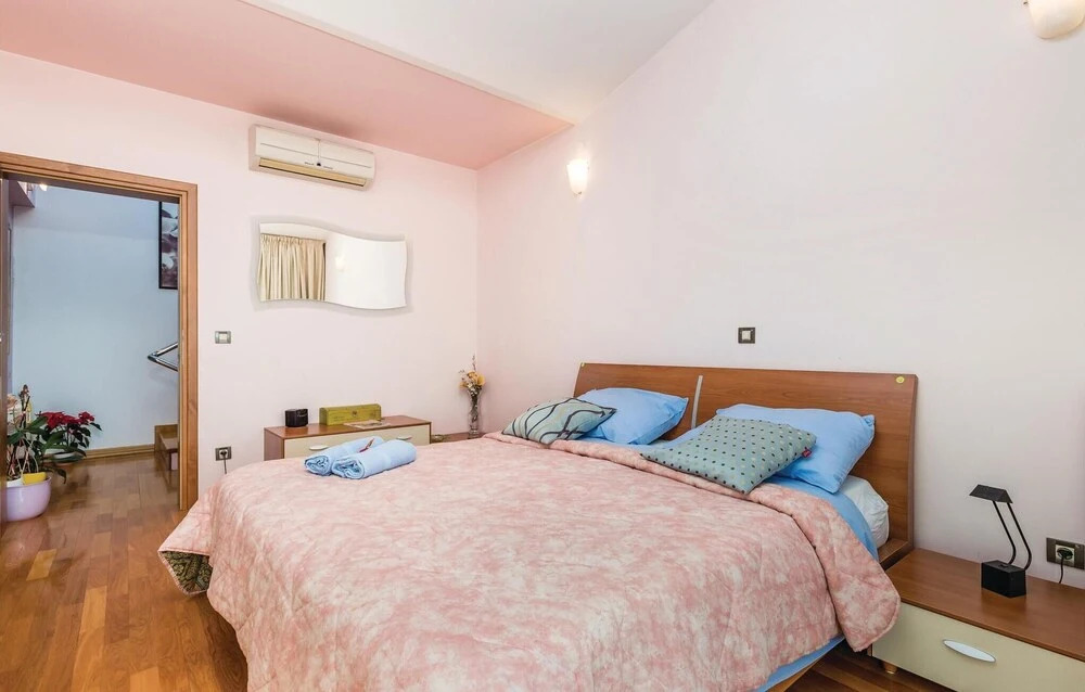 Stunning Home in Rijeka With Wifi and 5 Bedrooms