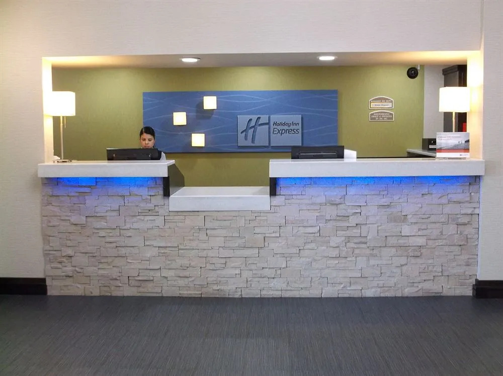 Holiday Inn Express Hotel & Suites Bentonville by IHG