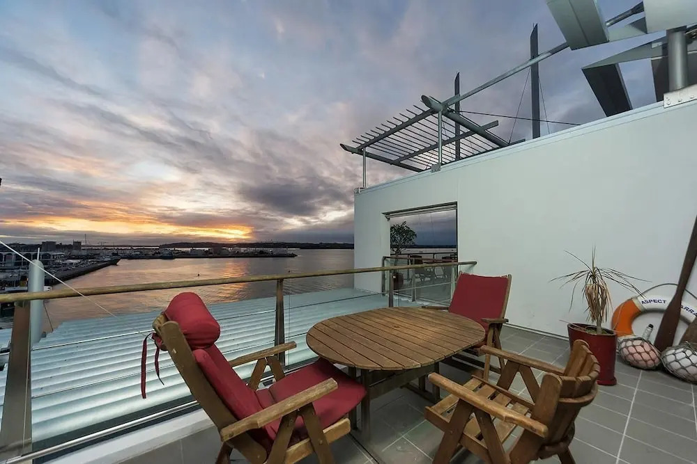 QV Right on the Water Apartment - 338