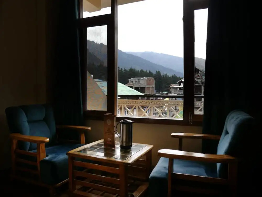 Goroomgo New Ambika Mall Road Manali