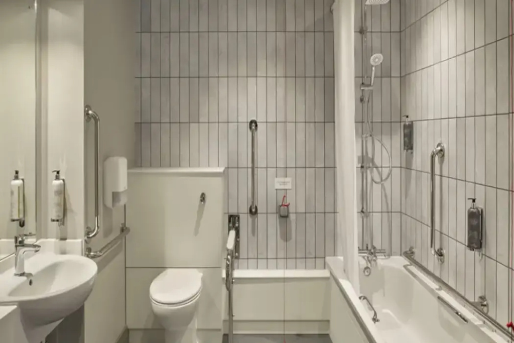 Premier Inn London Gatwick Manor Royal