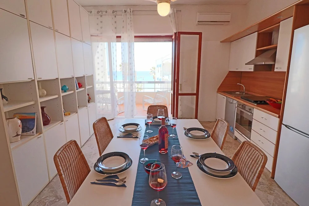 Central Apartment with Wi-Fi, Air Conditioning & Balcony with Sea View; Garage