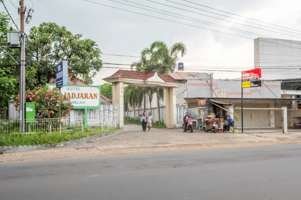 SPOT ON 2341 Hotel Padjajaran 2