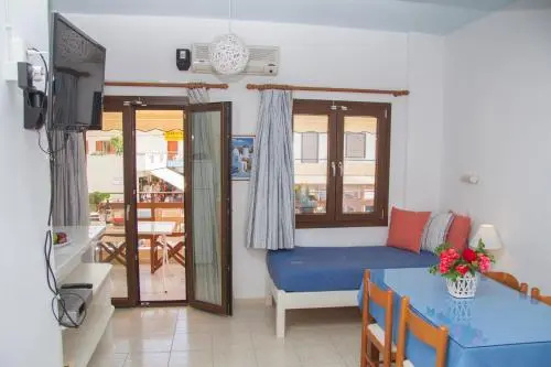 Zorbas Hotel Apartments & Studios