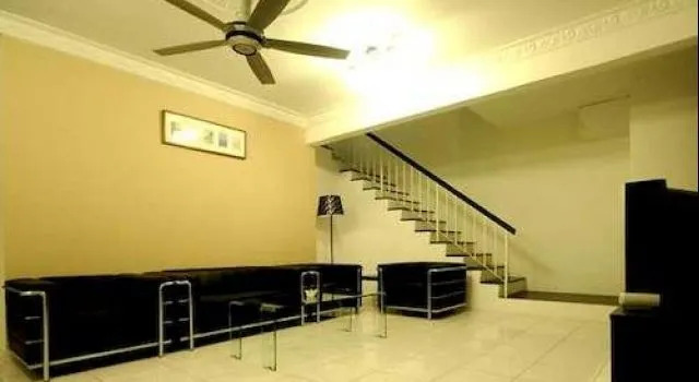 Leisure Home Stay - Gemilang