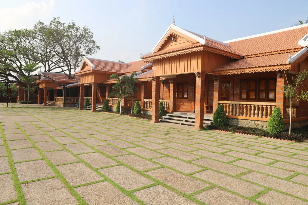 Home Stone Resort