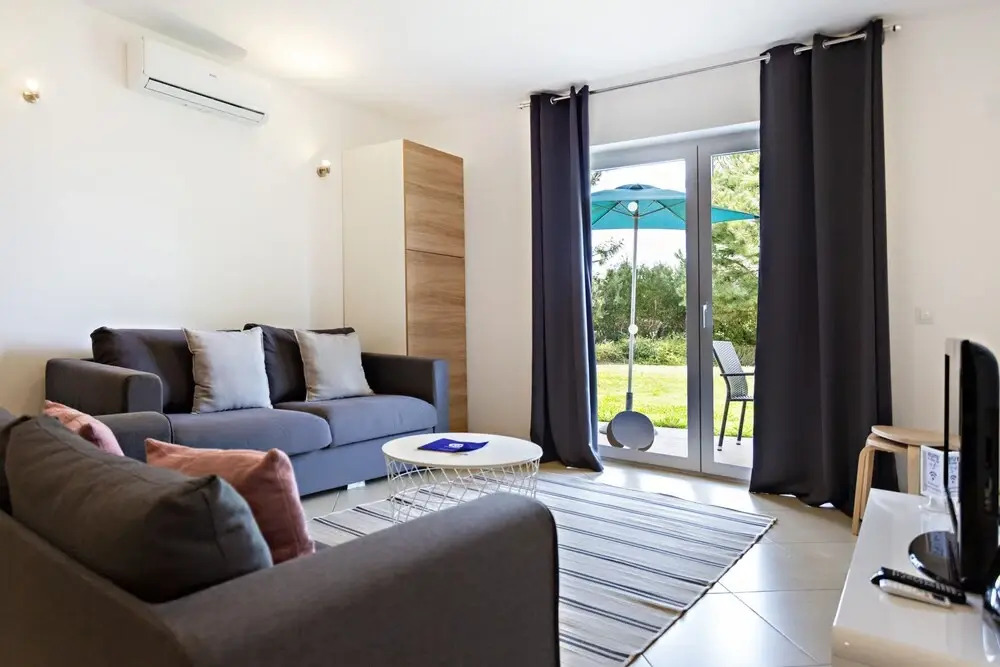 CG 11F - Garden - Cabanas Gardens