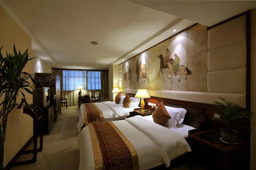 Universal House Grand Romance Hotel