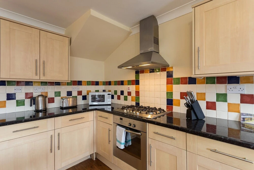 2 Bedroom House Near Wapping Station