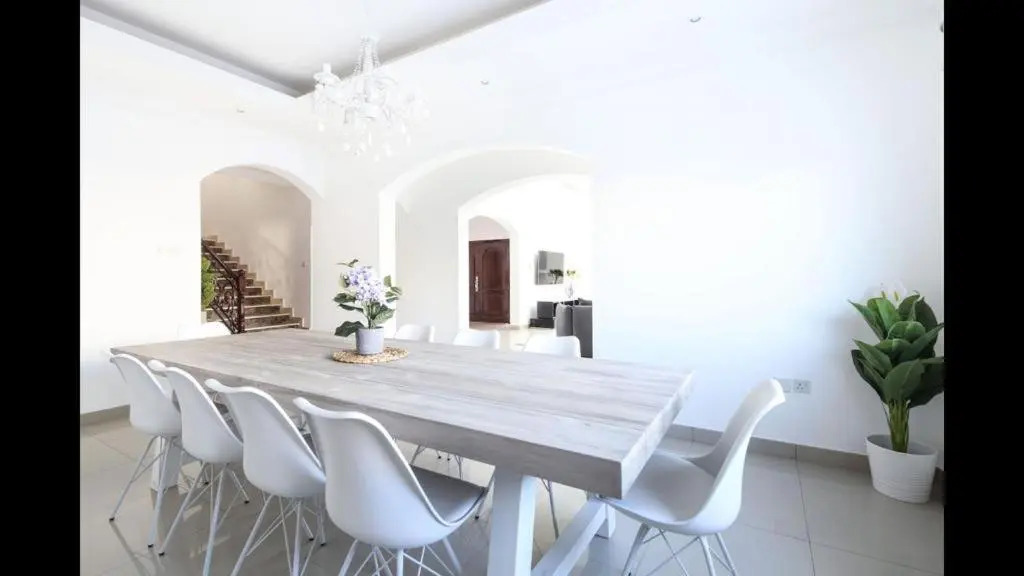 Hometown Apartments - Incredible 4 Bedroom plus maidsroom Villa