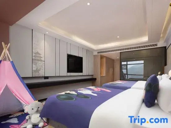 Mehood Ezzy · UrbanCultureHub Hotel (Liuyang River Scenic Bridge Branch)