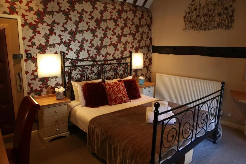 Eight Bells Inn