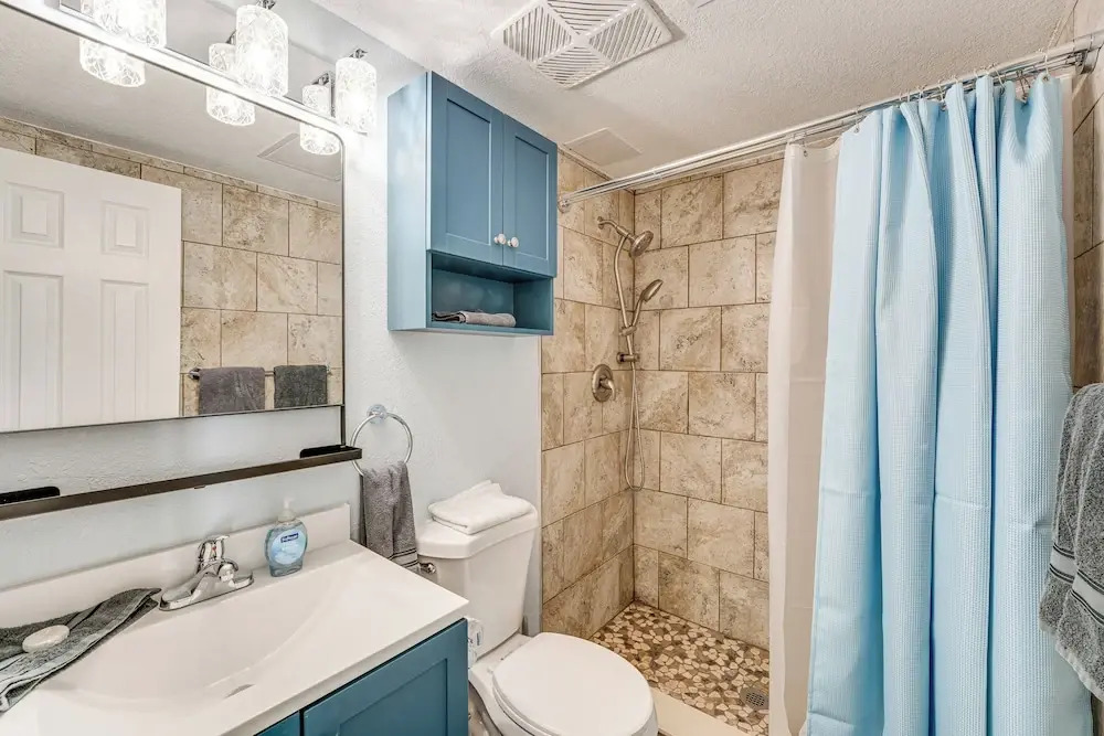 Cozy Daytona Beach Condo - Steps to Ocean!