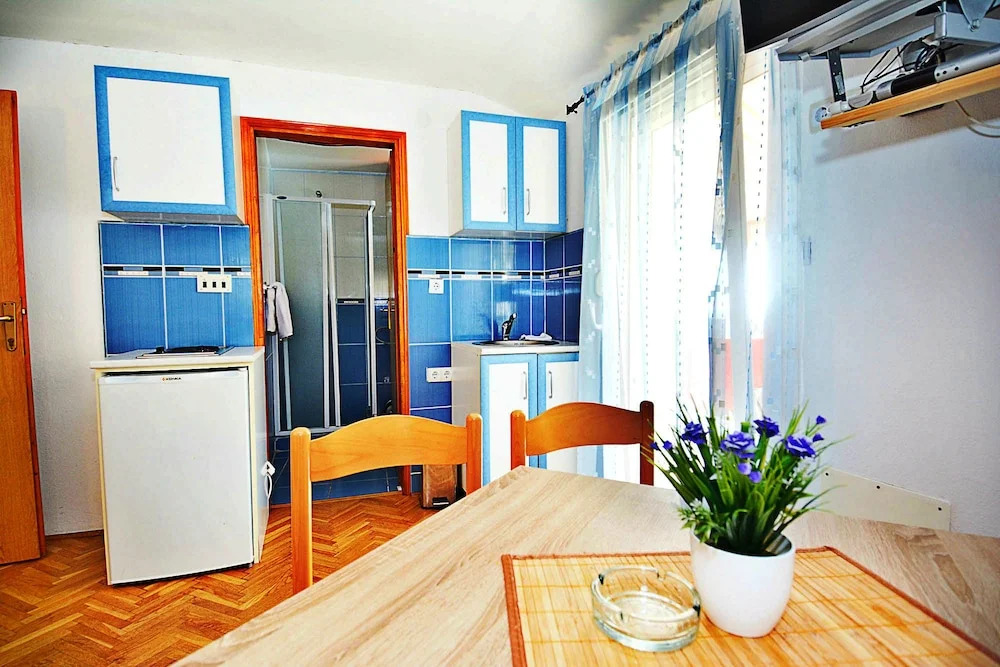 MARINOVIC APARTMENTS