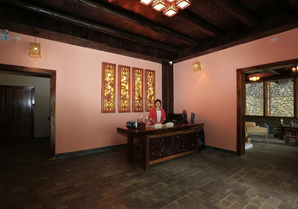Yangshuo River Lodge Hotel--English speaking team&Swimming pool&Activties organized&Free pick up from Airport or TS over 3 nights