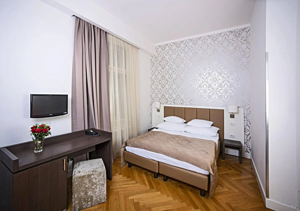 Deminka Palace