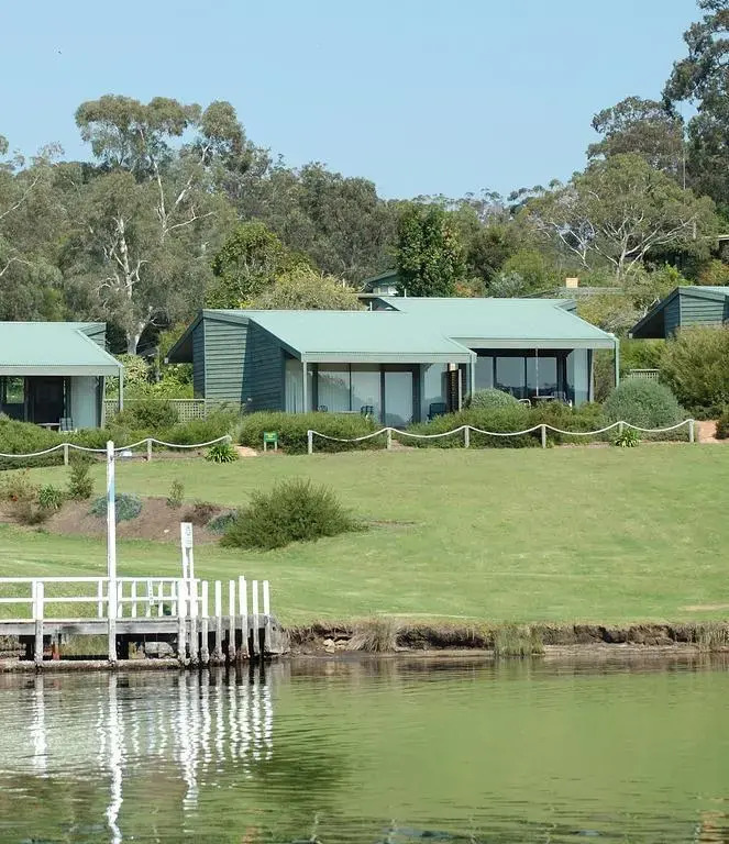 Gipsy Point Lakeside