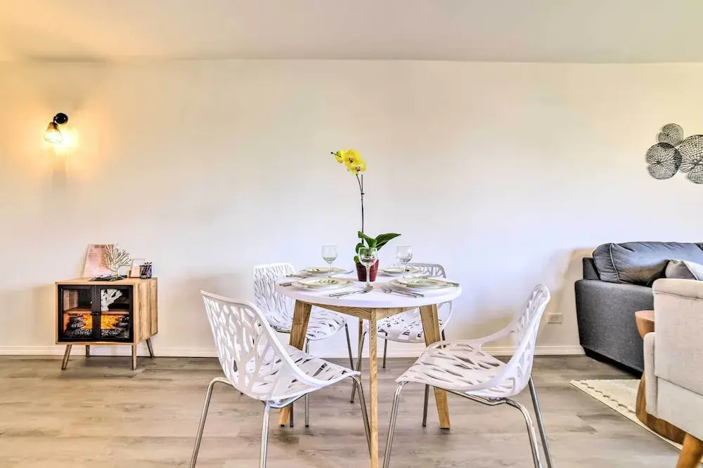 Modern & Cozy Condo Near Beaches w/ Coastal Views