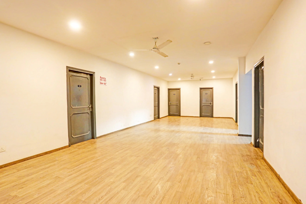 Super OYO Townhouse Vijay Khand Gomti Nagar