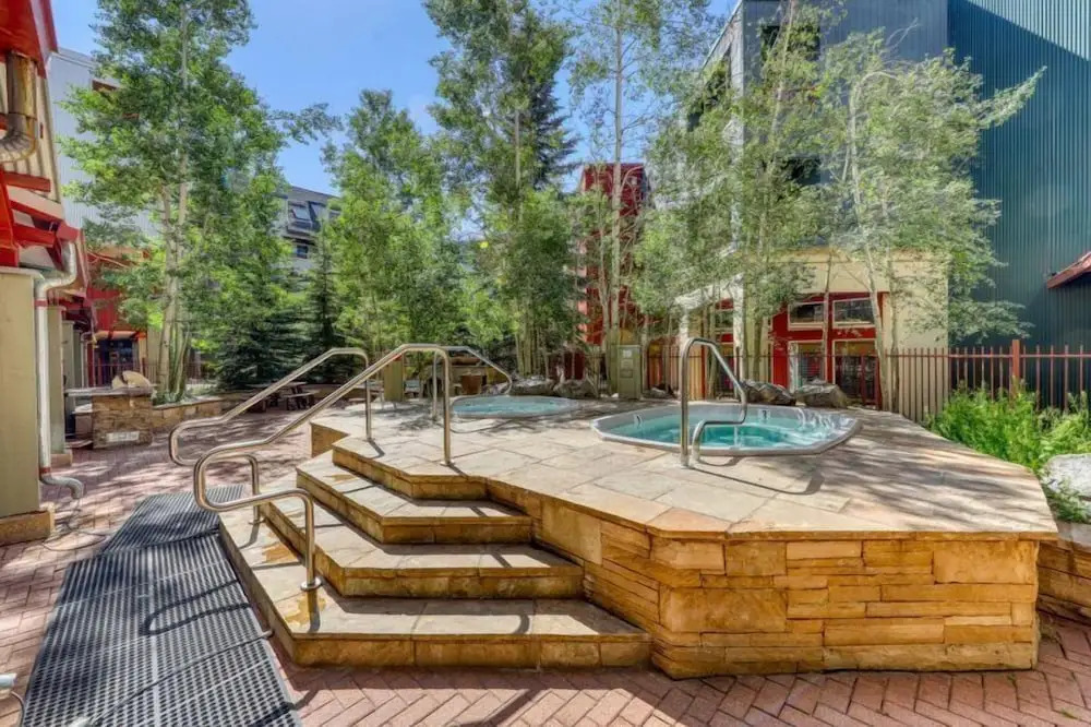 1 Bedroom Mountain Condo In River Run Village With Expansive Mountain Views And Walking Distance To Ski Slopes