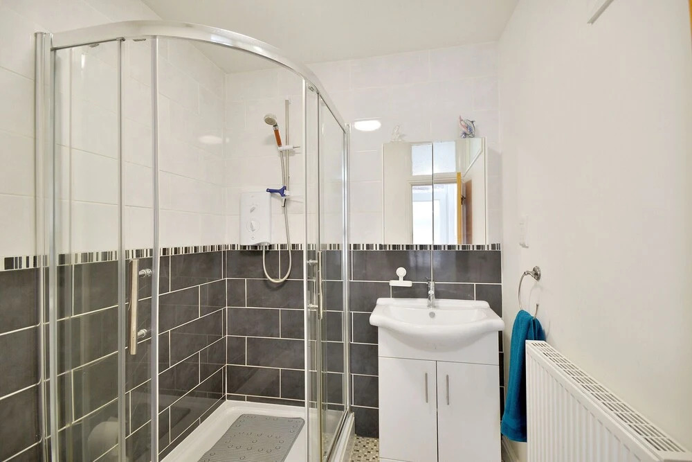 Brightwater Ground Floor Apartment up to 6 Guests