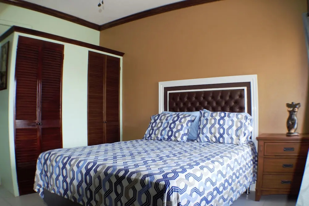 The Suite at Crystal Towers I