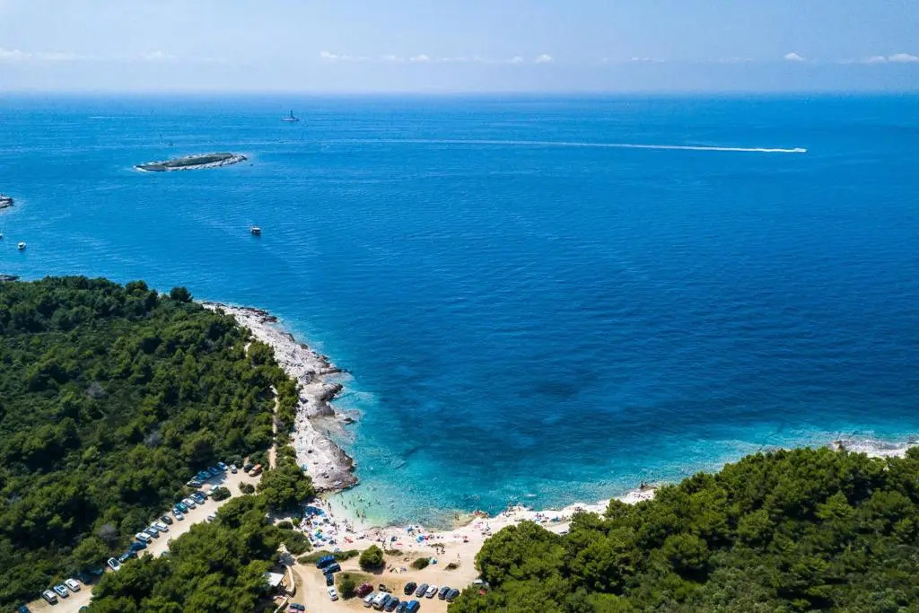 Modern villa Nerina with private pool near Pula
