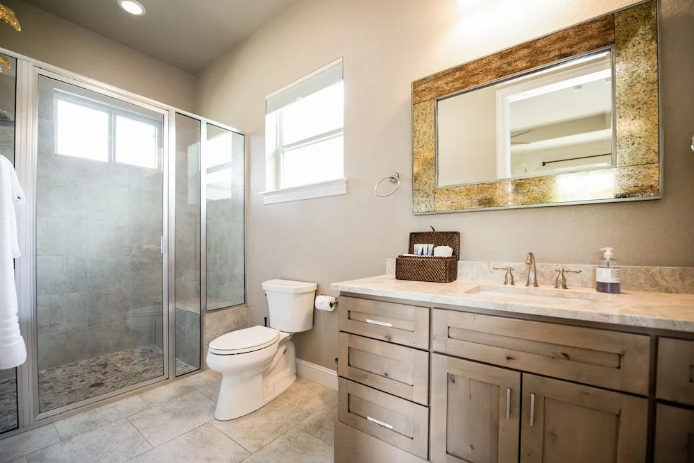 Century Oak Casita By Remis Ridge & Hayes Hollow 1 Bedroom Duplex