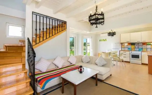 Kolympia Family Pool House