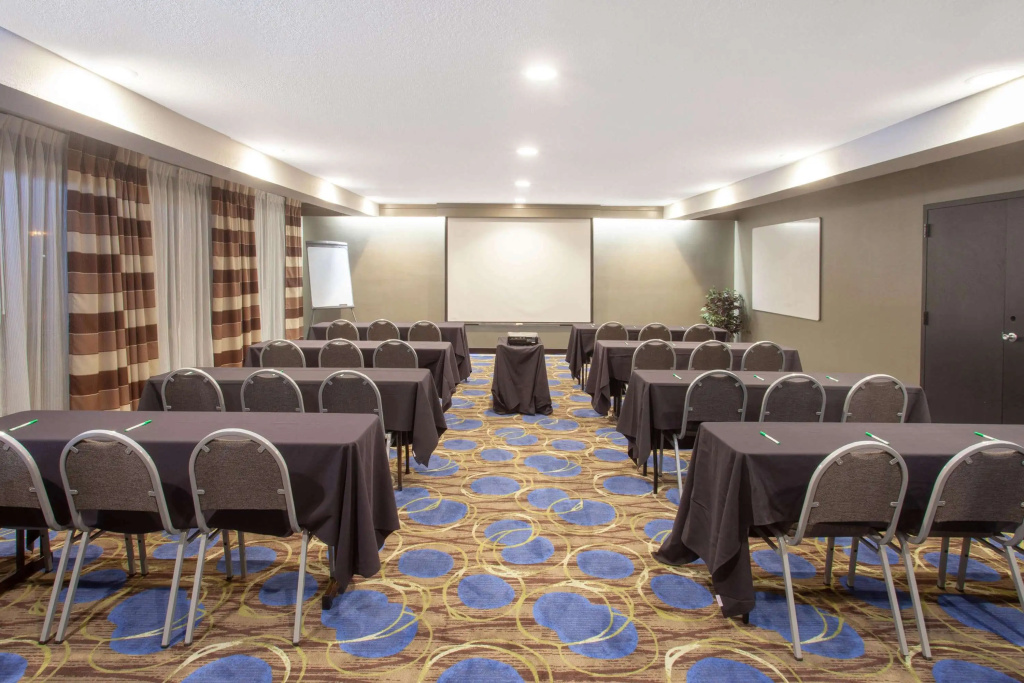Wyndham Garden Fort Wayne