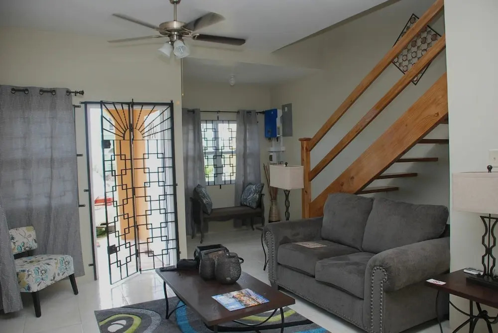 The Discovery Bay Lux Apartment