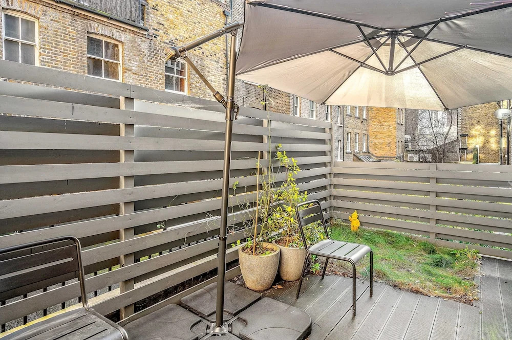 Central London 3-bed Apt, Sleeps 6, 3 Mins to Tube